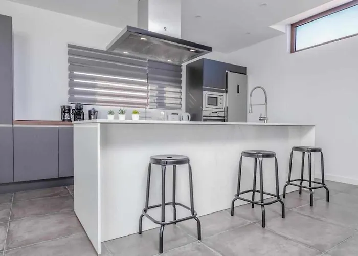 Ponzos Independiente Y Privado Villa *